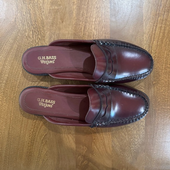G.H. Bass & Co. Wynn Burgundy Loafers - Picture 4 of 10